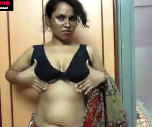Indian aunty training fuck-a-thon revealing her bra-stuffers